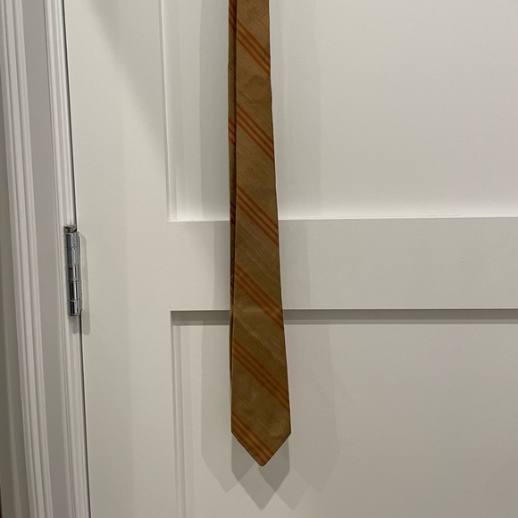 Vintage Dior Tie in Gold Raw Silk (50’s) - Picture 2 of 3